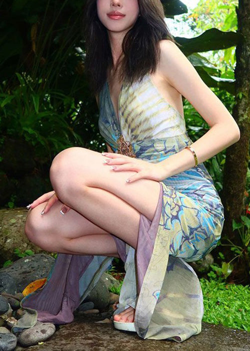 Gracefully Styled Dress for Any Occasion
