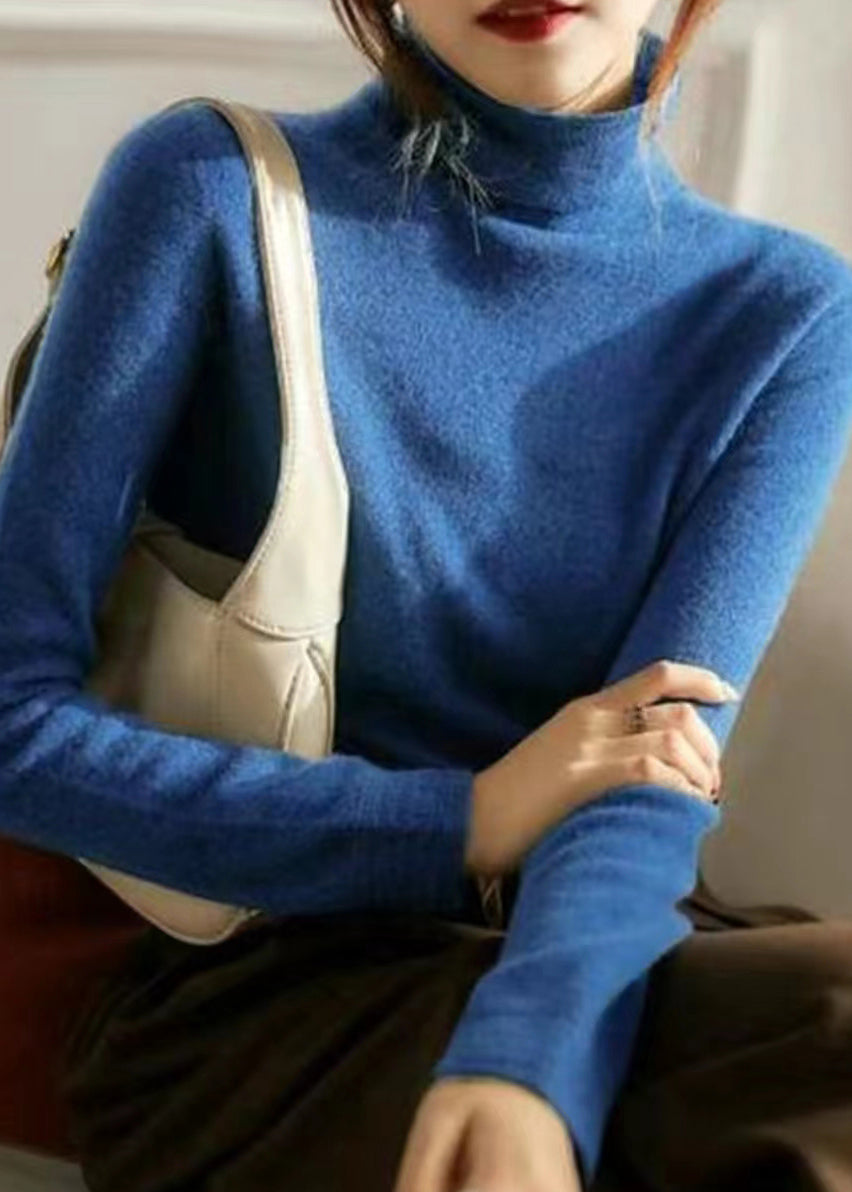Well Tailored Sweater with a Graceful Silhouette