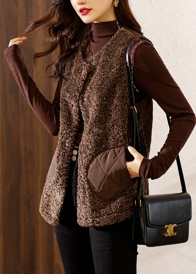 Well Tailored Coat with a Graceful Silhouette