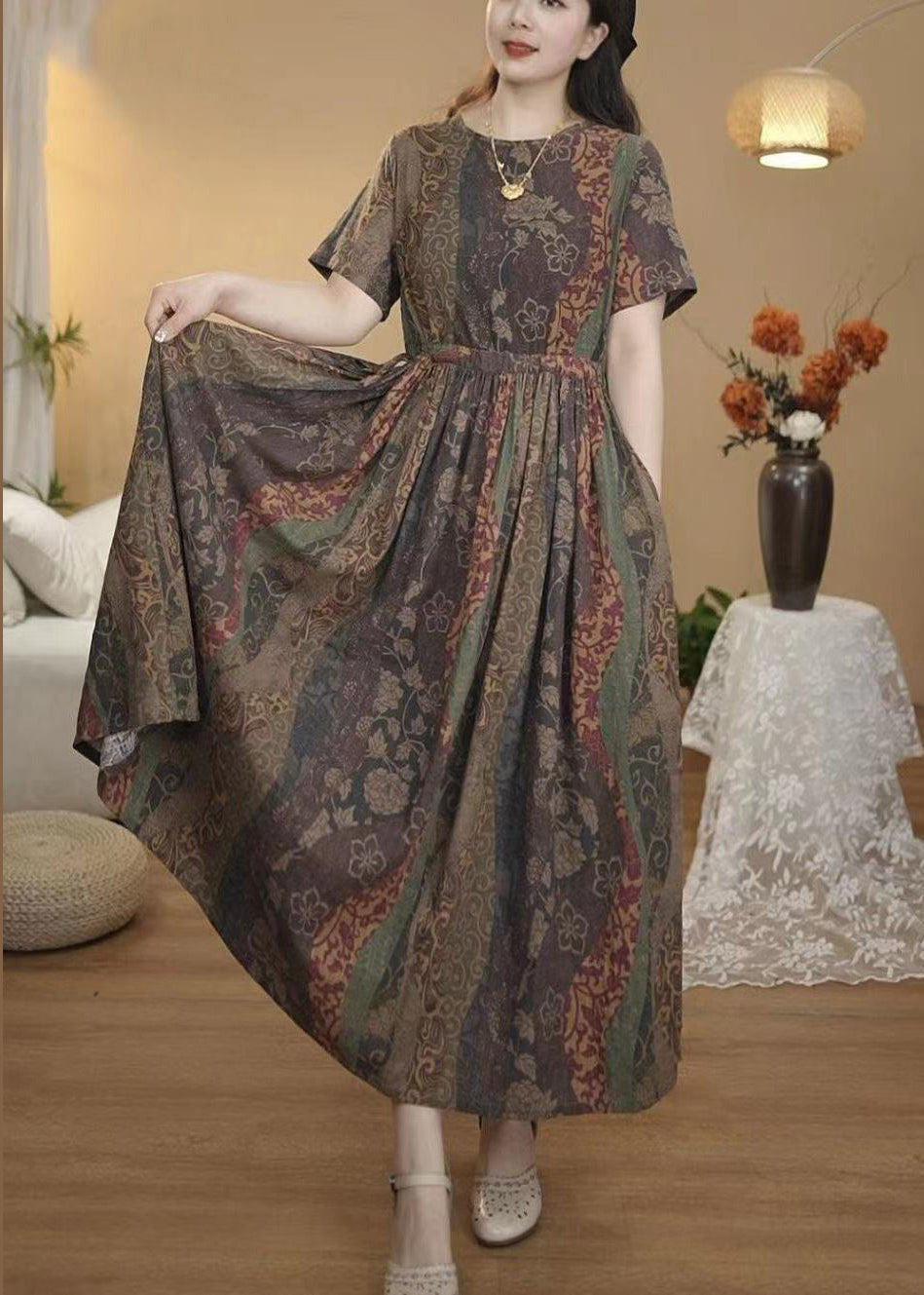 Beautifully Crafted Dress in a Classic Style