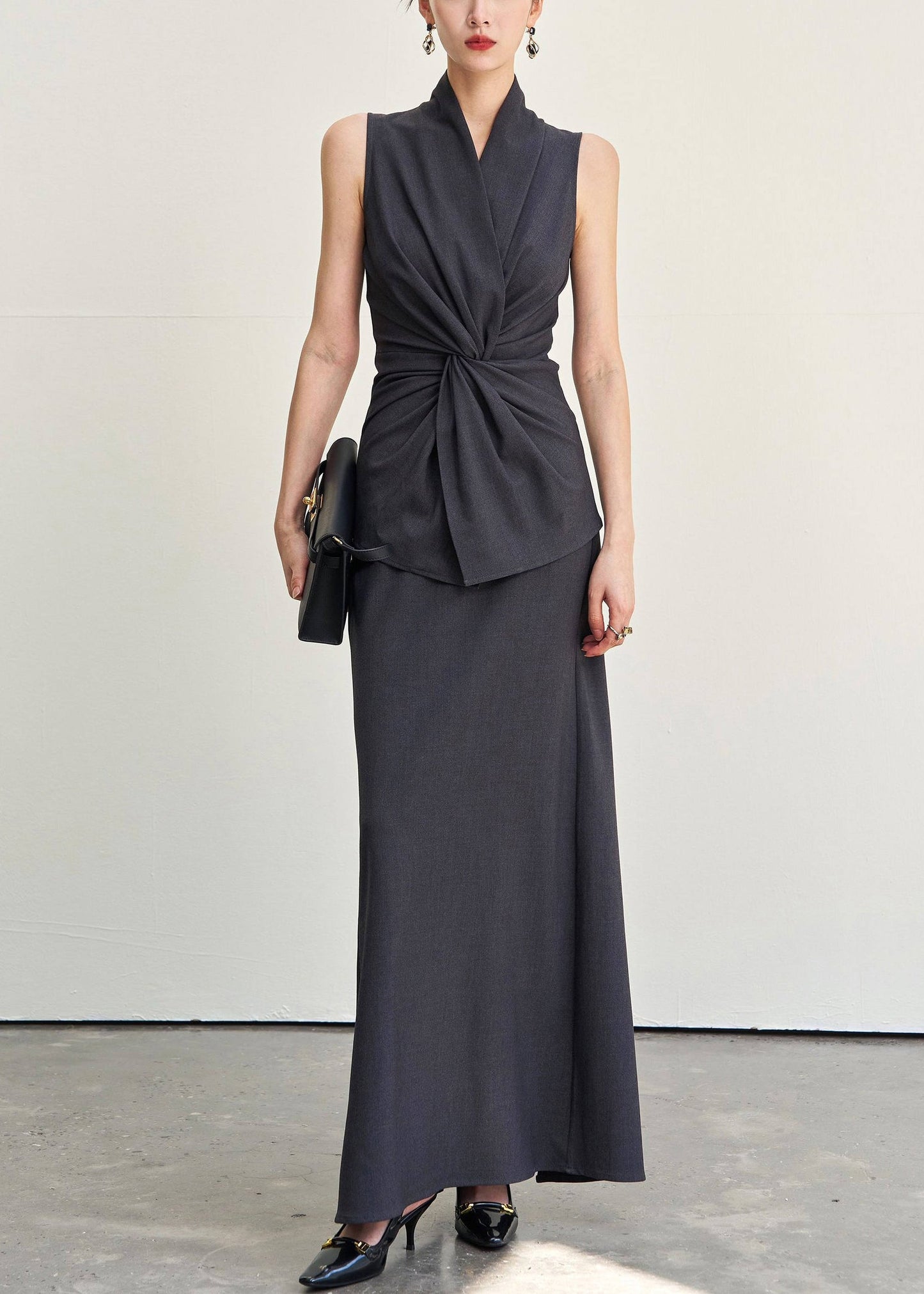 Effortlessly Elegant Garment with a Timeless Design