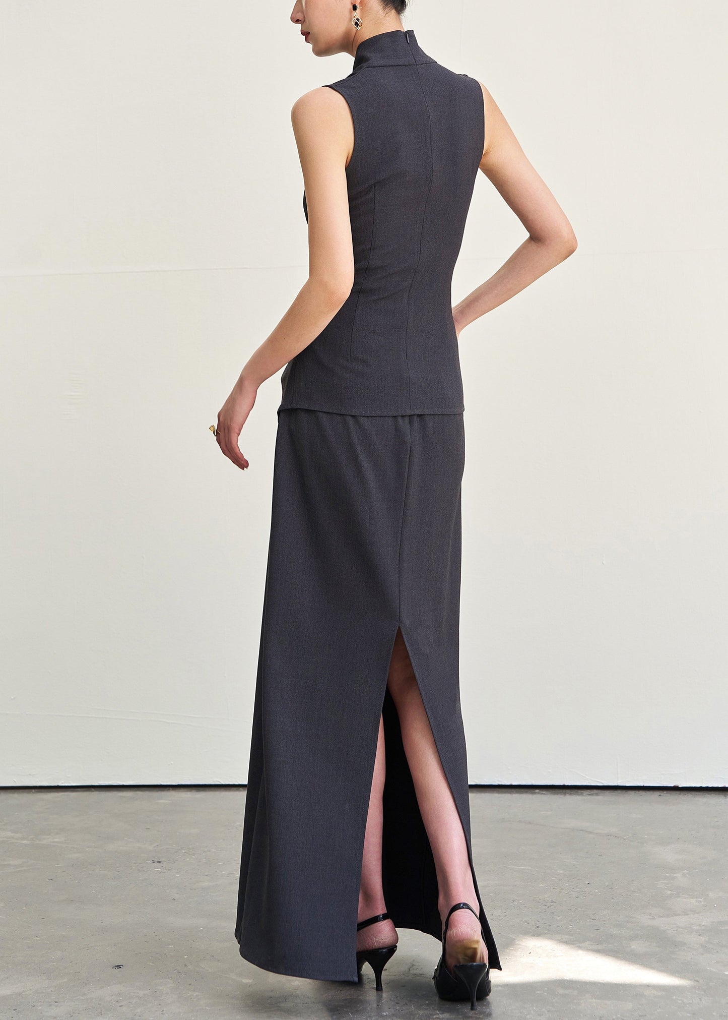 Effortlessly Elegant Garment with a Timeless Design