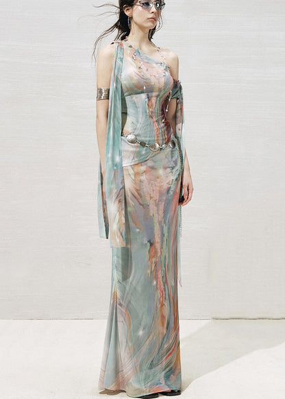 Well Tailored Garment with a Graceful Silhouette