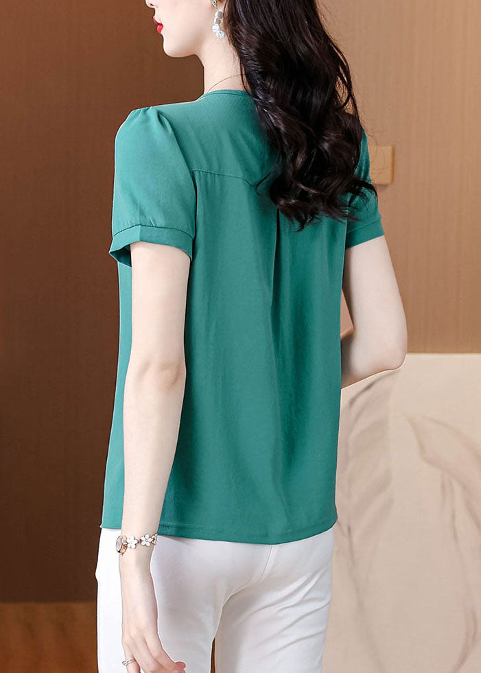Classic Vintage Blouse with a Flattering Fit