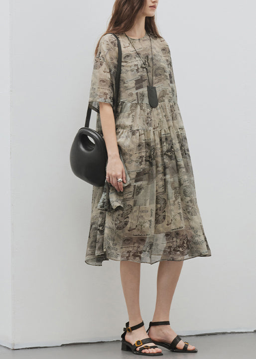 Classic Vintage Dress with a Flattering Fit