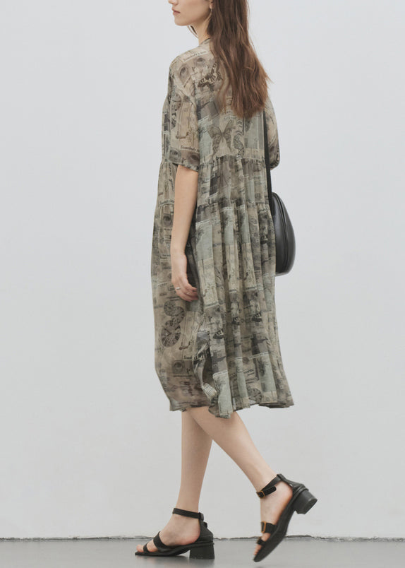 Classic Vintage Dress with a Flattering Fit