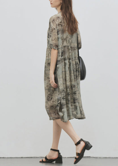 Classic Vintage Dress with a Flattering Fit