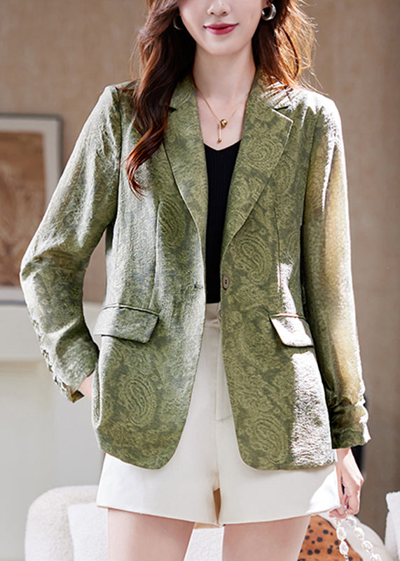 Beautifully Finished Coat in a Timeless Design