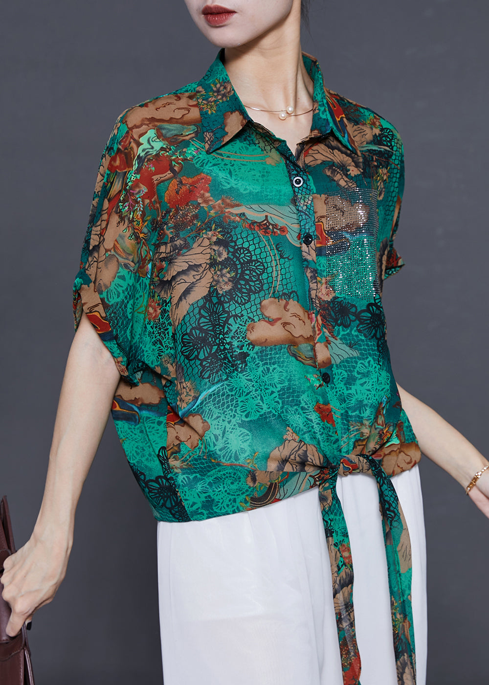 Effortlessly Elegant Shirt with a Timeless Design