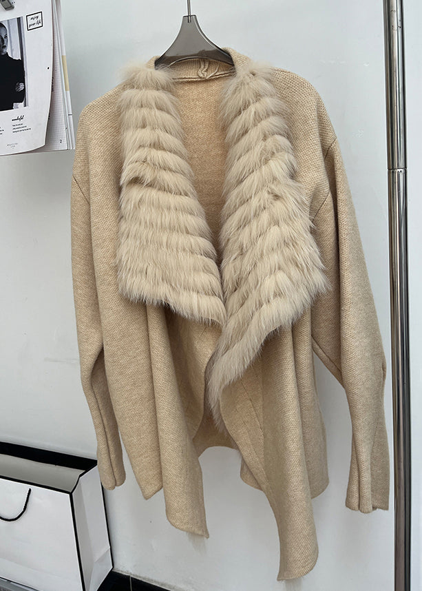 Effortlessly Elegant Cardigan with a Timeless Design