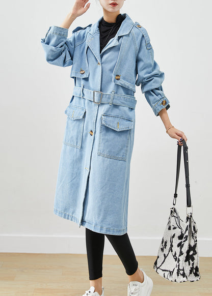 Well Tailored Coat with a Graceful Silhouette