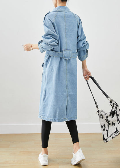Well Tailored Coat with a Graceful Silhouette