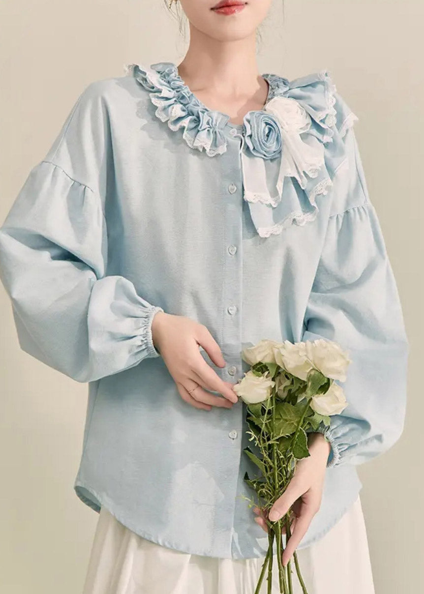 Well Tailored Top with a Graceful Silhouette