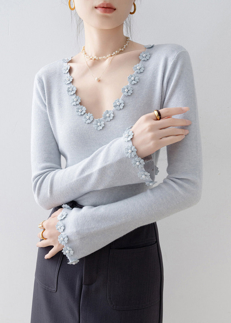 Well Tailored Sweater with a Graceful Silhouette