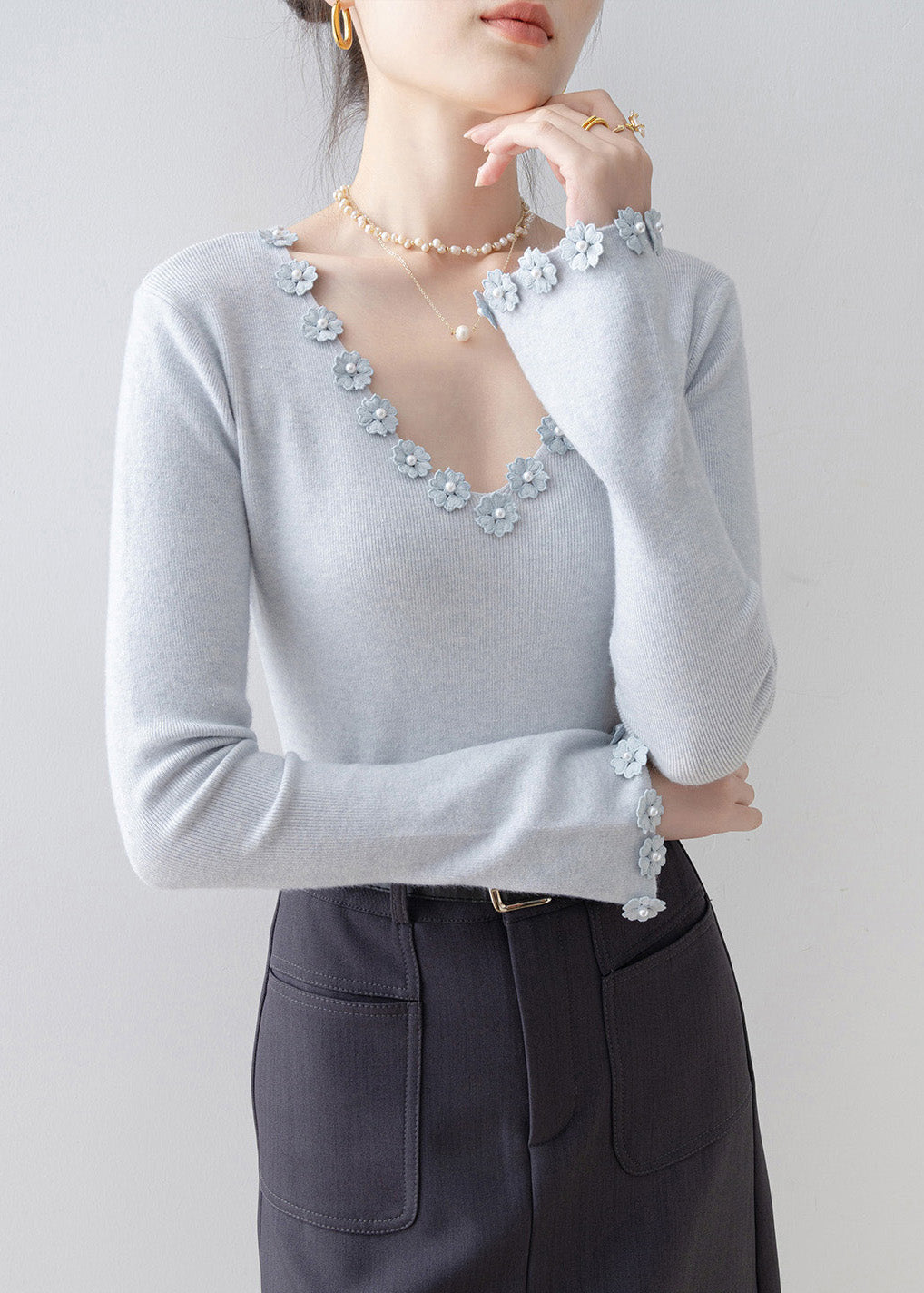 Well Tailored Sweater with a Graceful Silhouette