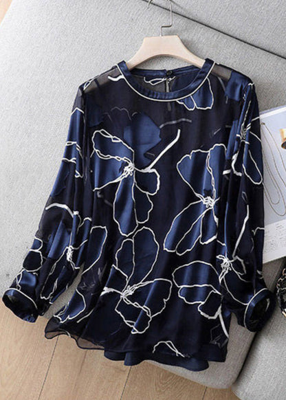 Beautifully Finished Blouse in a Timeless Design