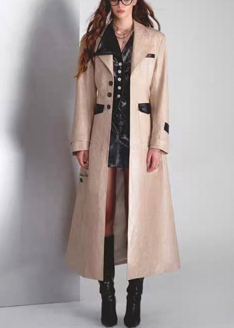 Well Tailored Coat with a Graceful Silhouette