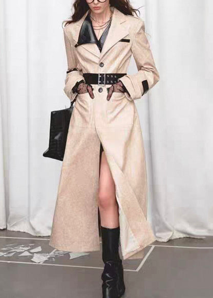 Well Tailored Coat with a Graceful Silhouette