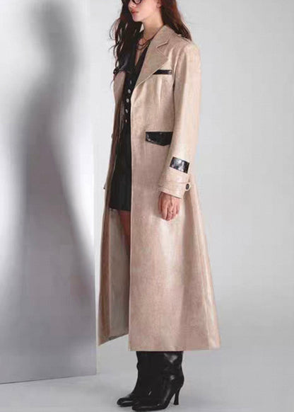 Well Tailored Coat with a Graceful Silhouette