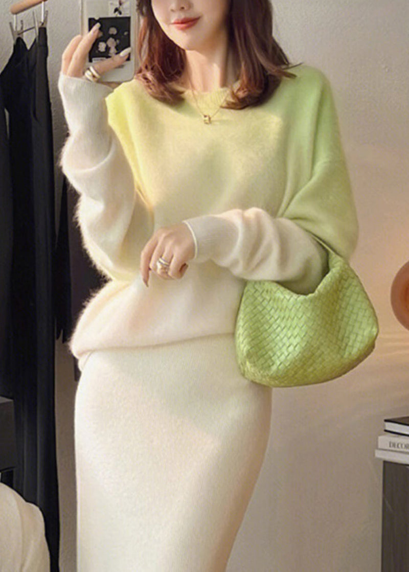 Classic Vintage Sweater with a Flattering Fit