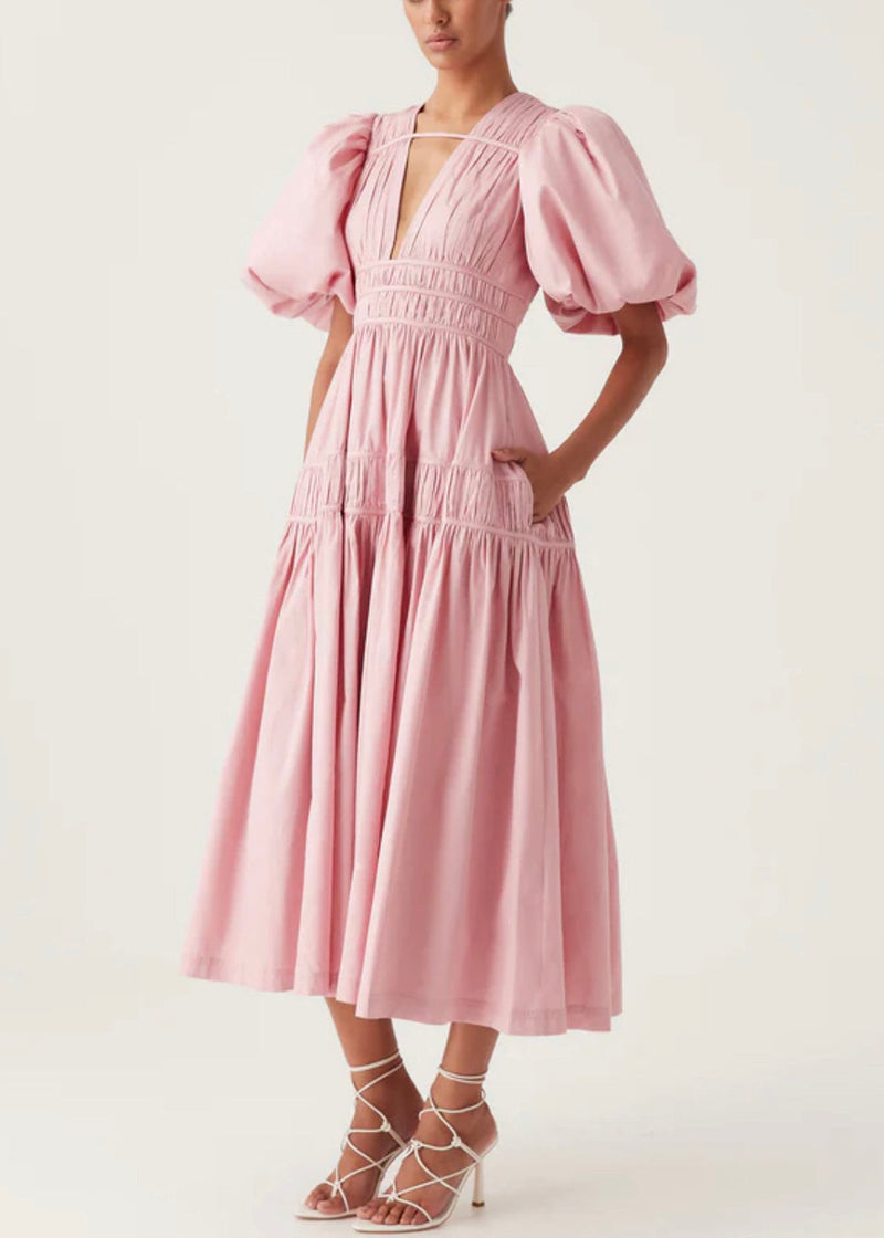 Classic Vintage Dress with a Flattering Fit