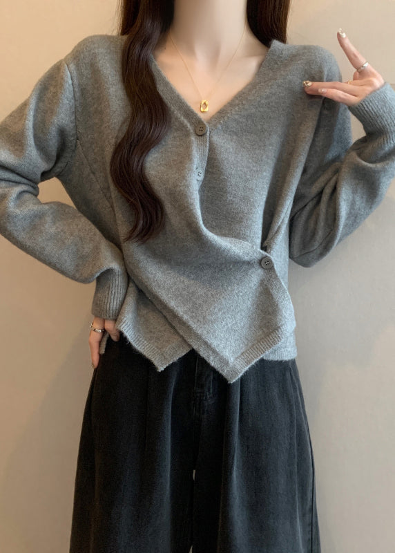 Well Tailored Sweater with a Graceful Silhouette