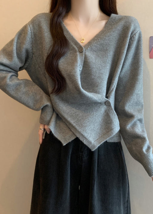Well Tailored Sweater with a Graceful Silhouette