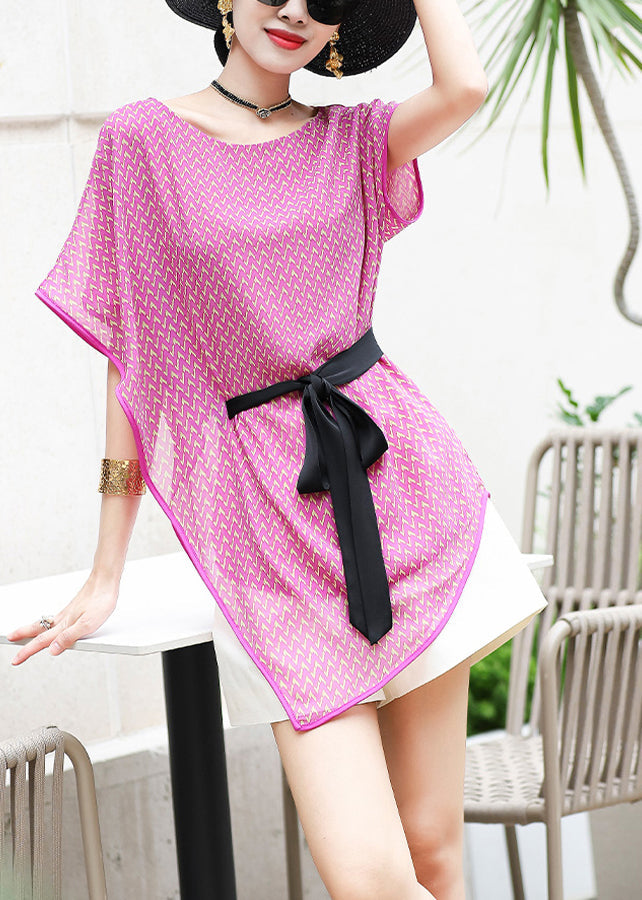 Classic Vintage Blouse with a Flattering Fit