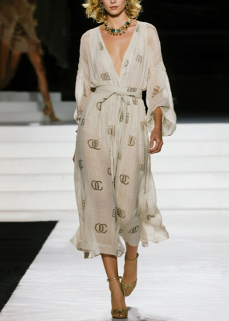 Beautifully Finished Dress in a Timeless Design