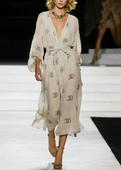 Beautifully Finished Dress in a Timeless Design