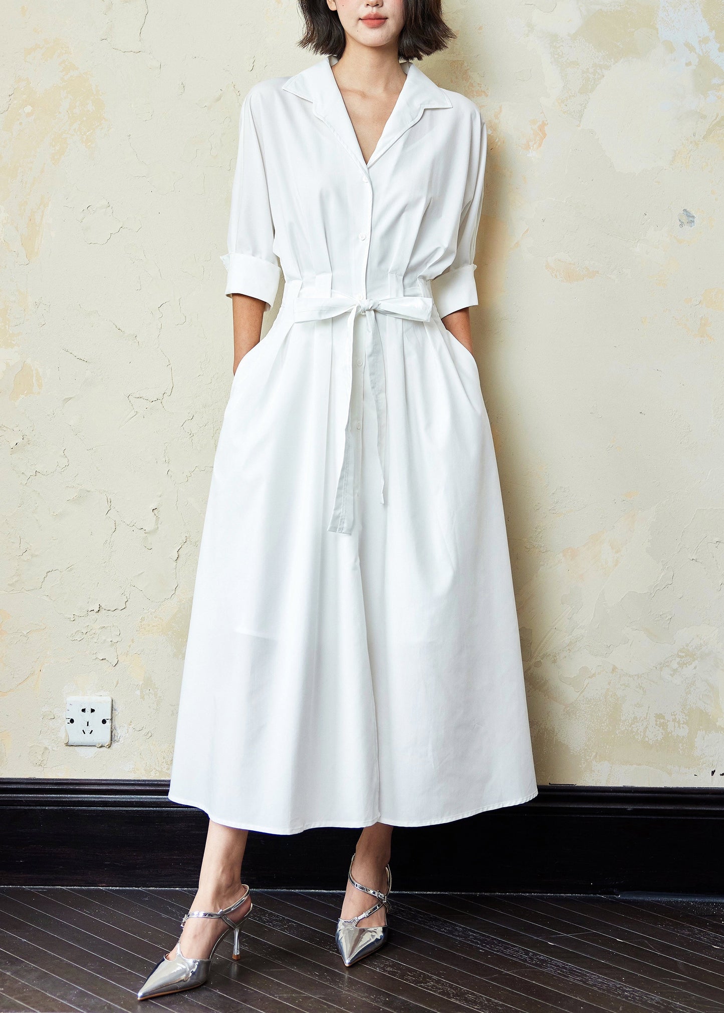 Well Tailored Dress with a Graceful Silhouette