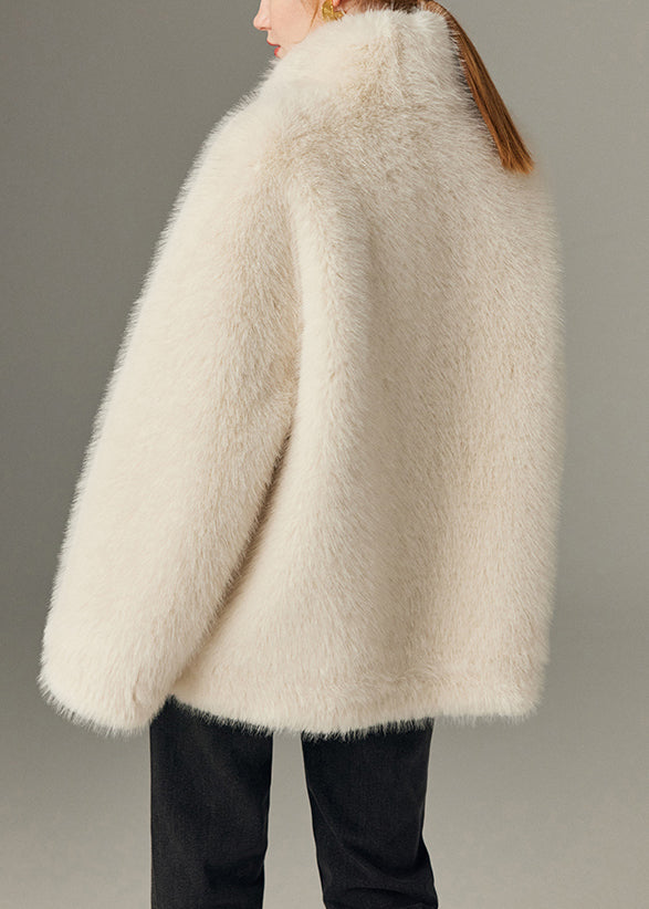 Beautifully Finished Coat in a Timeless Design