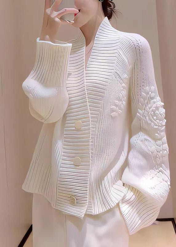 Effortlessly Elegant Cardigan with a Timeless Design