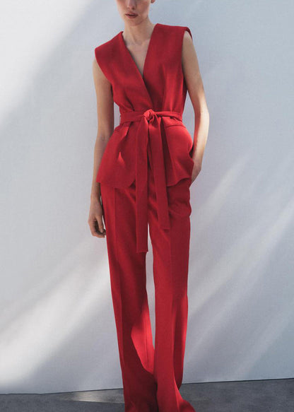 Effortlessly Elegant Pants with a Timeless Design