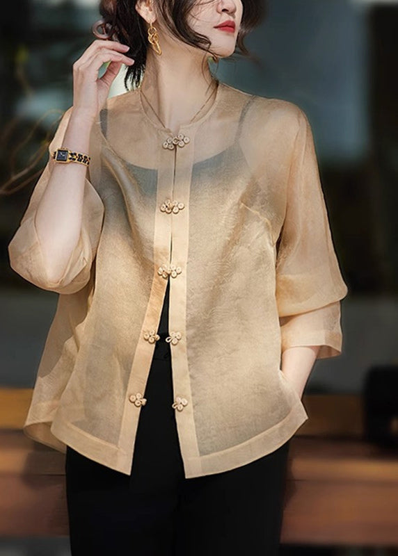 Effortlessly Elegant Coat with a Timeless Design