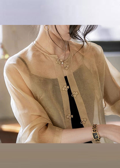 Effortlessly Elegant Coat with a Timeless Design