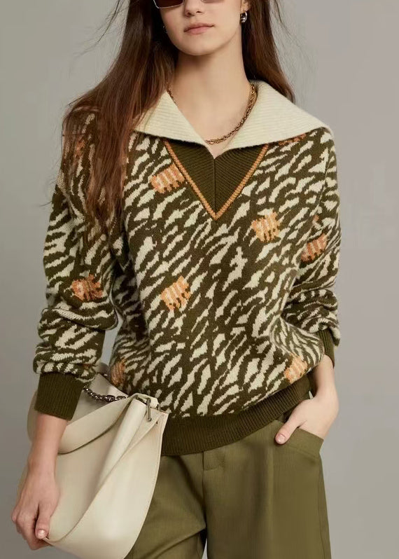Beautifully Finished Sweater in a Timeless Design