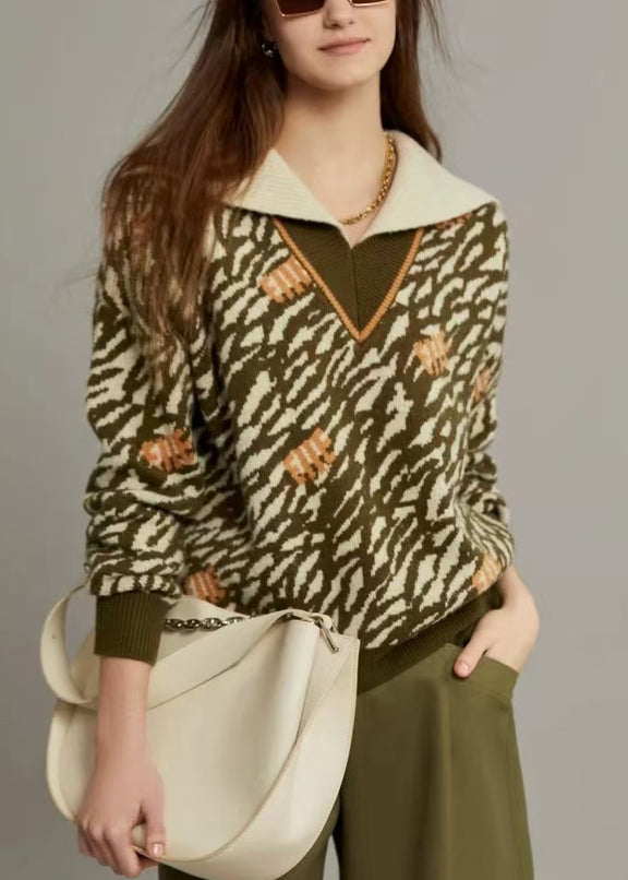 Beautifully Finished Sweater in a Timeless Design