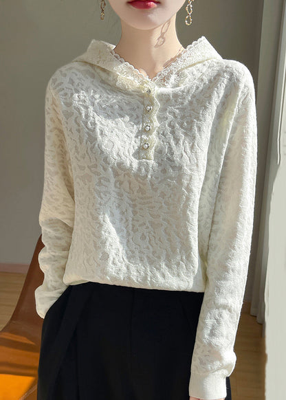 Well Tailored Sweater with a Graceful Silhouette