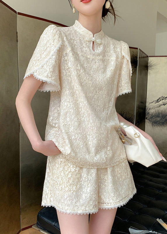 Effortlessly Elegant Shirt with a Timeless Design