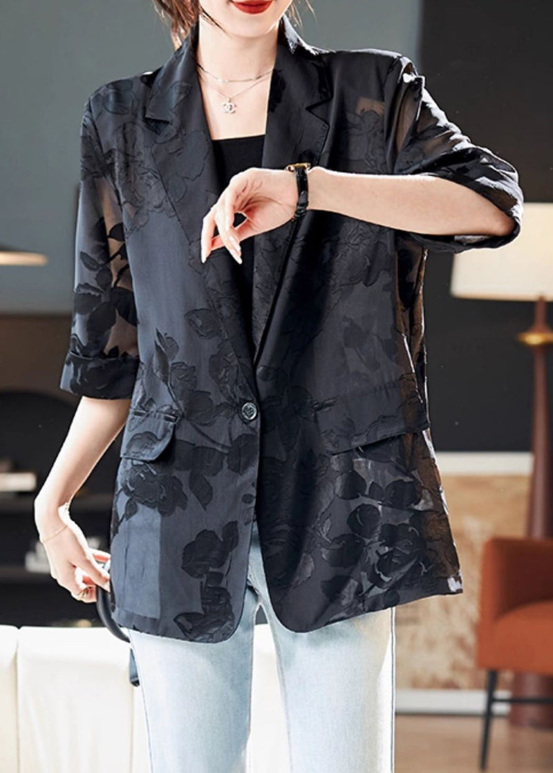 Beautifully Finished Coat in a Timeless Design