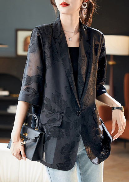 Beautifully Finished Coat in a Timeless Design