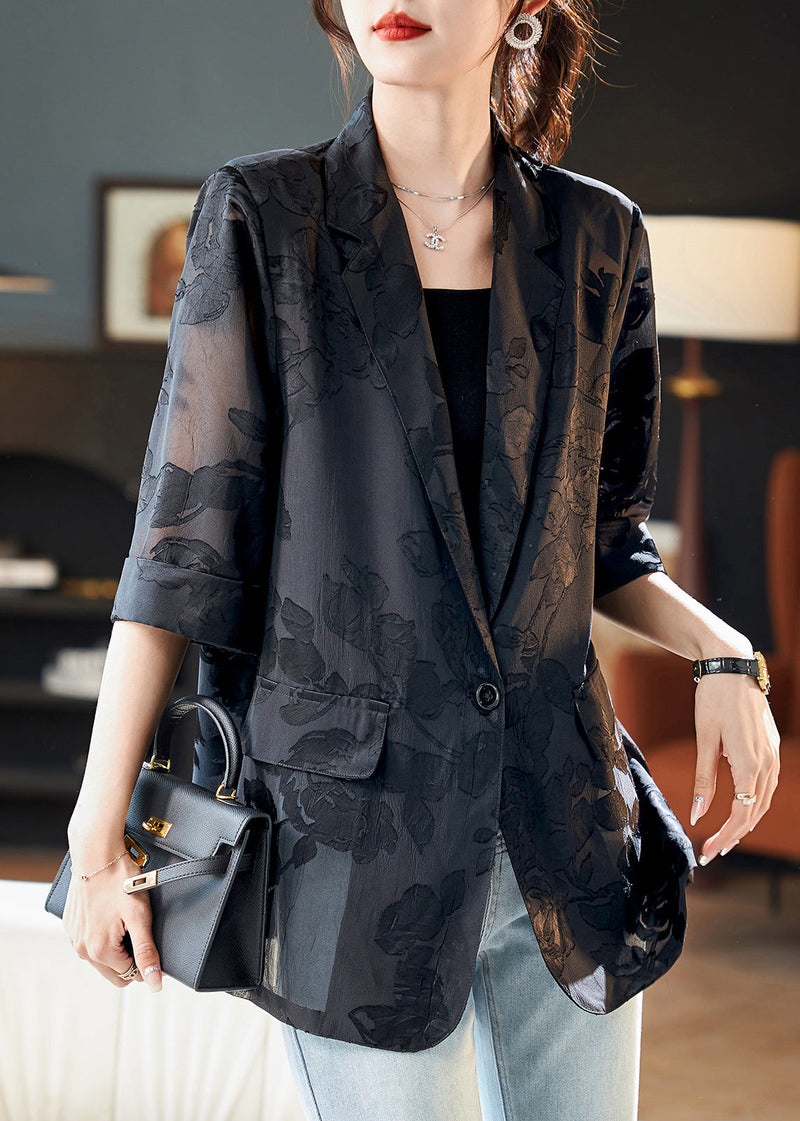 Beautifully Finished Coat in a Timeless Design