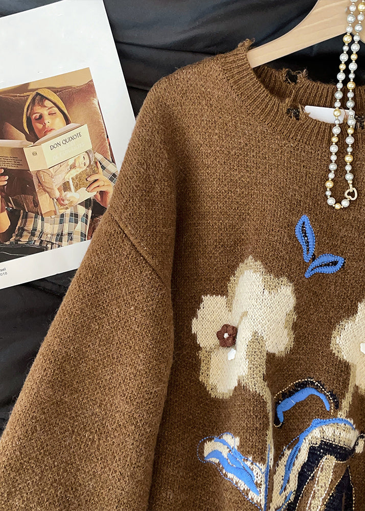 Well Tailored Sweater with a Graceful Silhouette