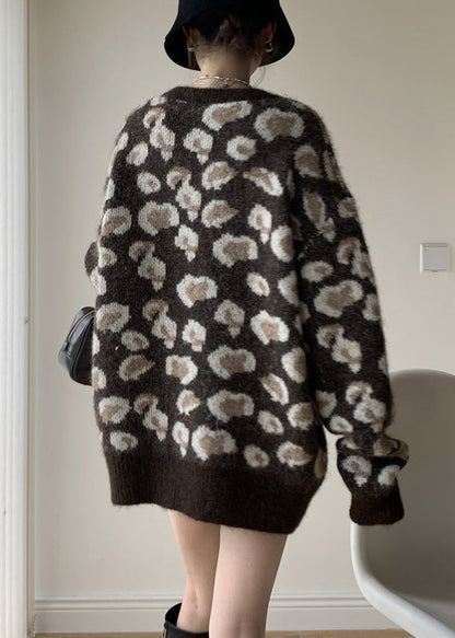Well Tailored Sweater with a Graceful Silhouette