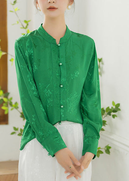 Classic Vintage Shirt with a Flattering Fit