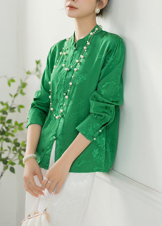 Classic Vintage Shirt with a Flattering Fit