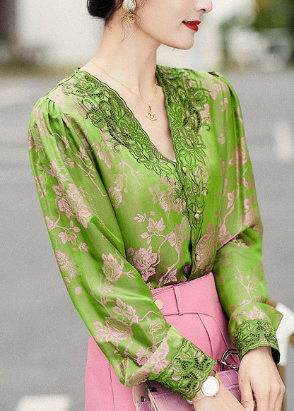 Beautifully Finished Top in a Timeless Design