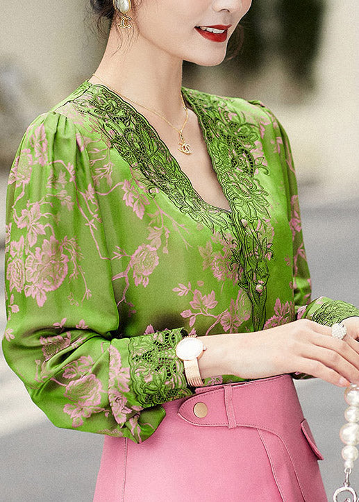 Beautifully Finished Top in a Timeless Design