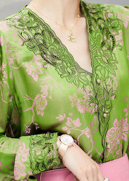 Beautifully Finished Top in a Timeless Design